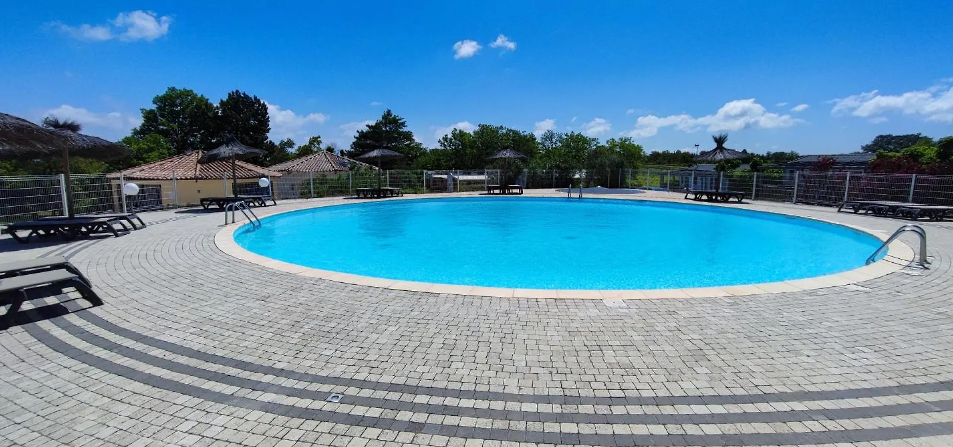 Camping Carrefour De L'Ardeche Saint-Remeze 0*,  France